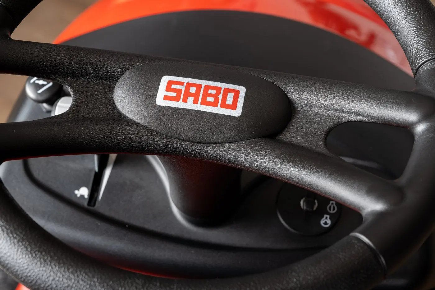 Sabo Rasentraktor 110-S inkl. Mulchkeil - Modell 2025