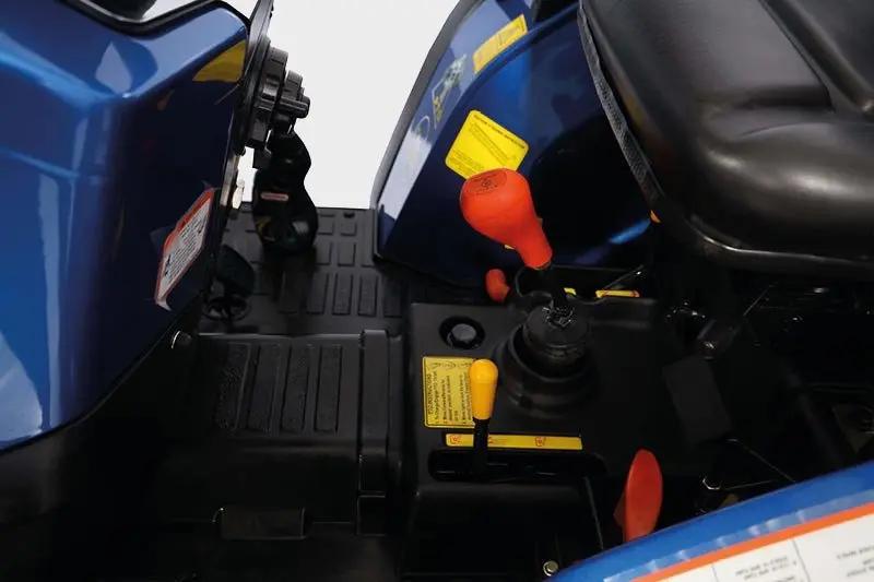 Solis Kompakttraktor 26 Tiger Blau-Metallic Sondermodell Grundmaschine ohne Bereifung