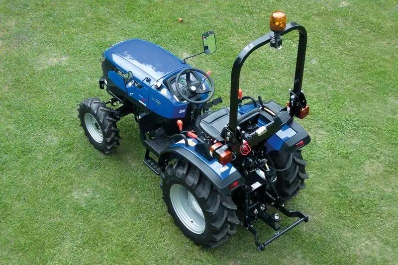 Solis Kompakttraktor 26 mit Seitenschaltung Grundmaschine ohne Bereifung