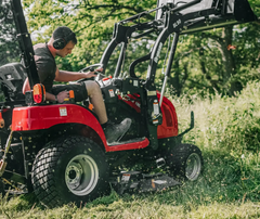 Tym Allrad-Diesel-Kleintraktor T194 mit Rasenbereifung und 137cm  Zwischenachsmähwerk